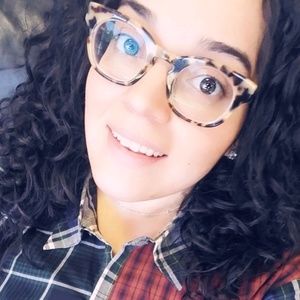 Meet your Posher, Gabriela